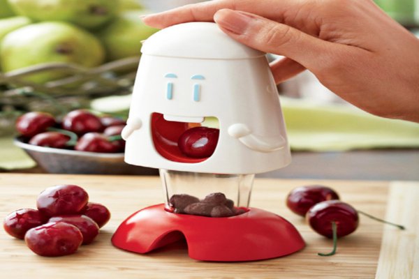 cherry-chomper-kitchen-gadget