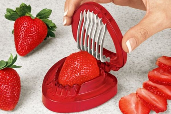 strawberry-slicer-kitchen-gadget